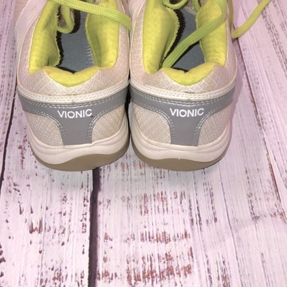 Vionic sneakers size 9 - Picture 7 of 10